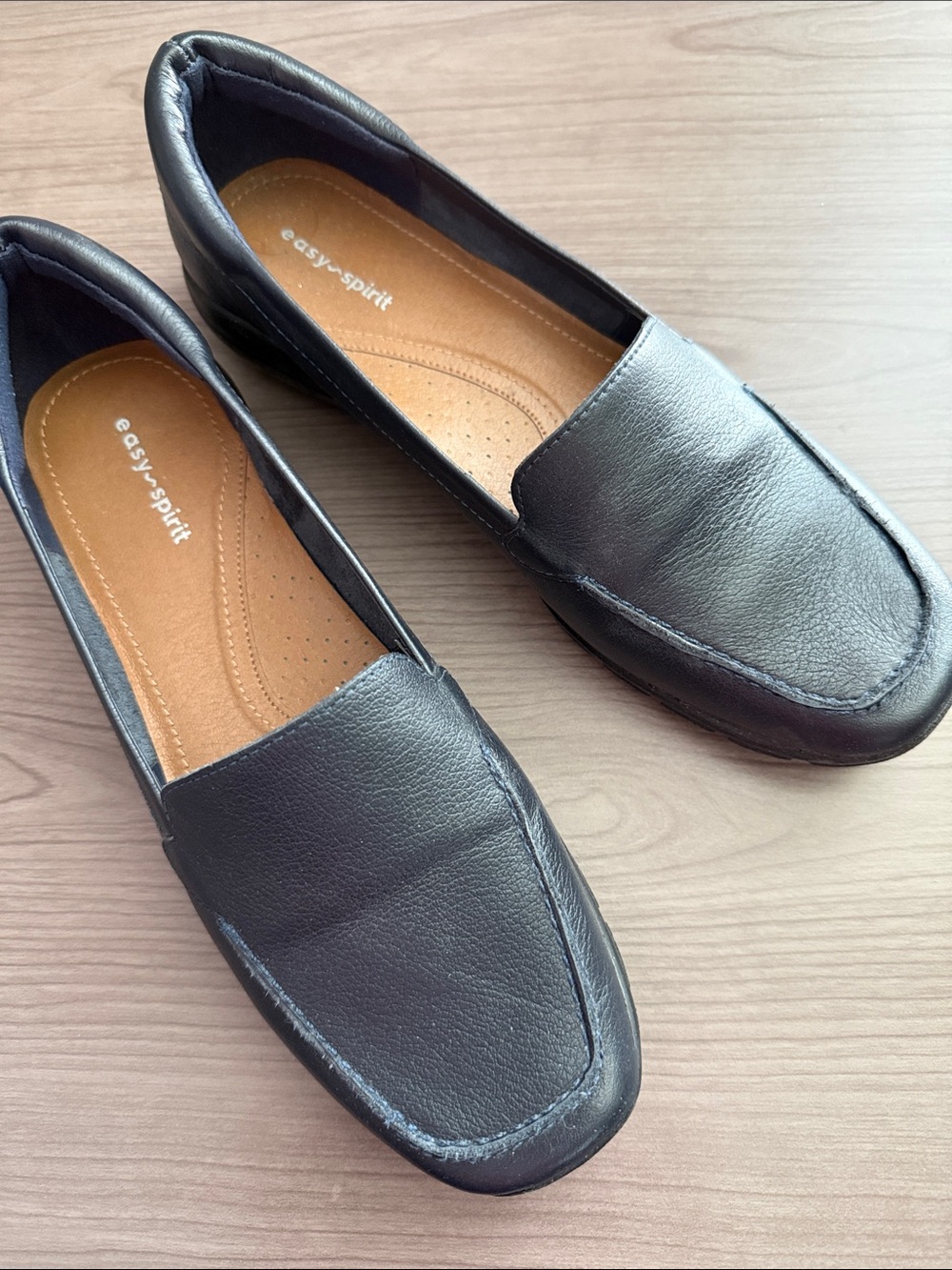 Easy Spirit Navy Leather Slip-On Loafers for Women - Classic style